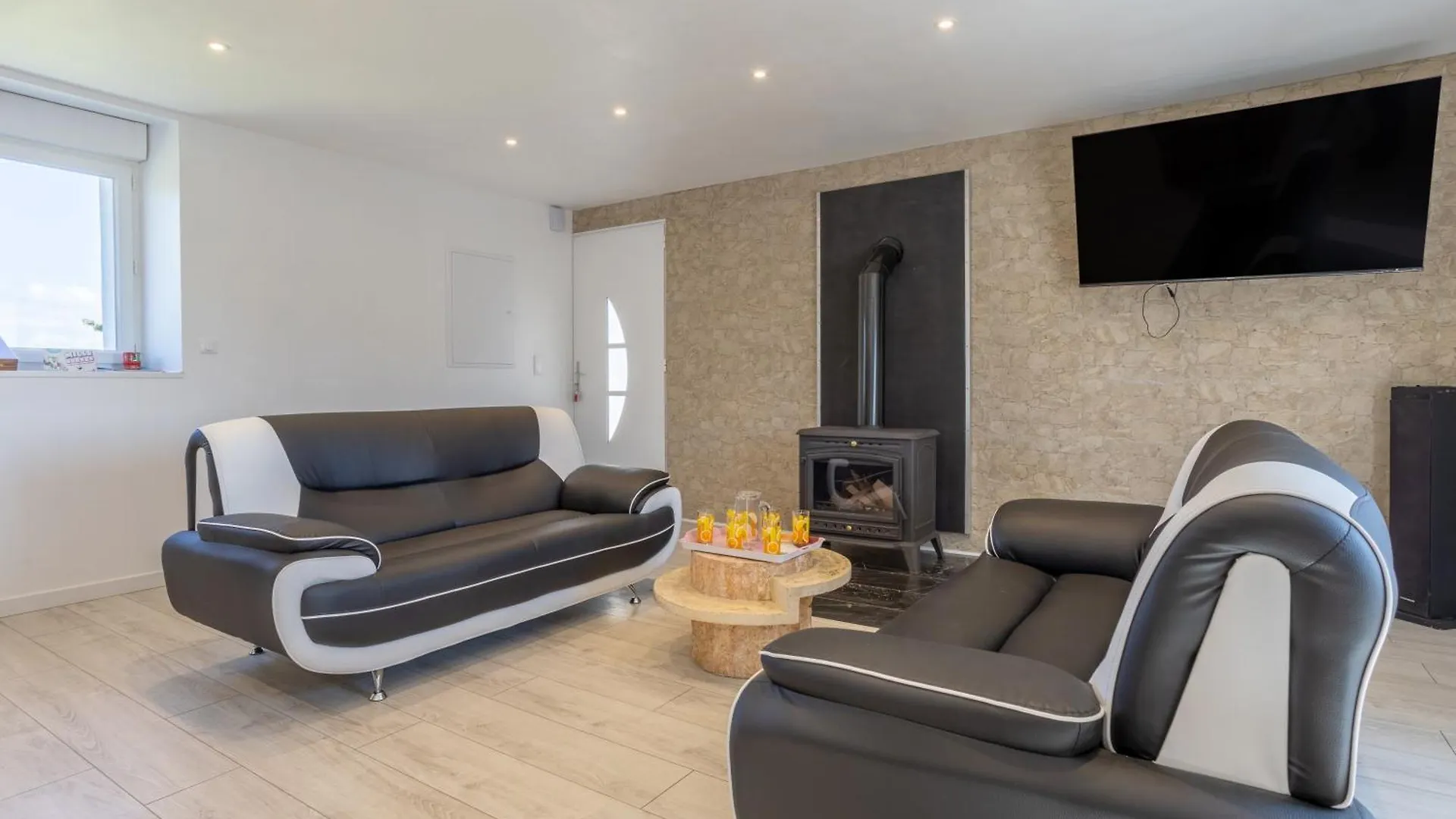 Chez Lili Et Andre Villa Meslan Holiday home